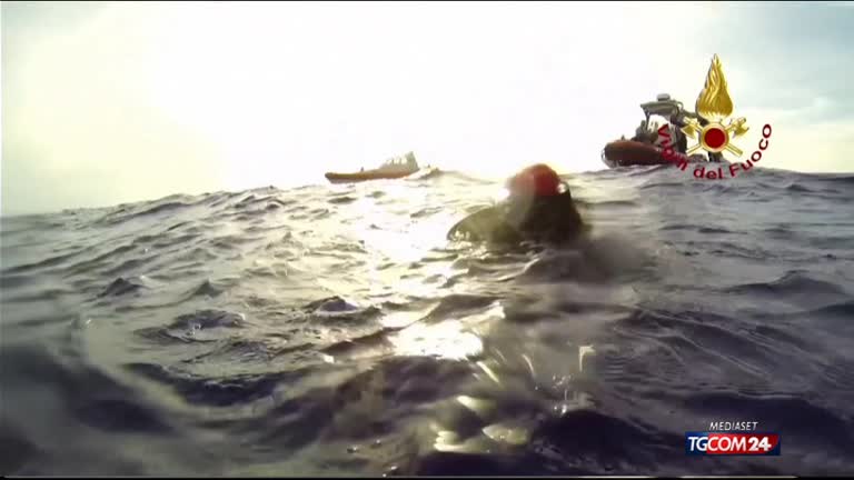 Lampedusa, ecco lo scafo della morte