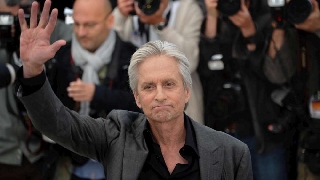 Cannes, Douglas scoppia in lacrime Cannes, Douglas scoppia in lacrime