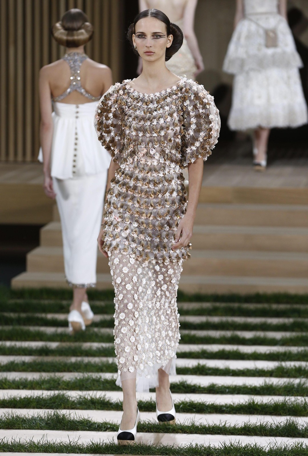 Chanel: the luxury explodes in a contest allure minimal - Fashion Blogs ...