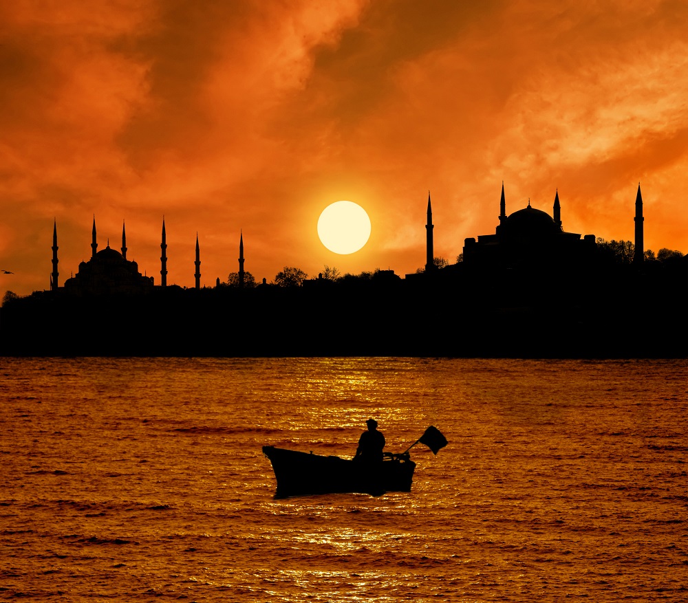 tramonto sul Bosforo, istanbul, moschea, luoghi da visitare prima di morire