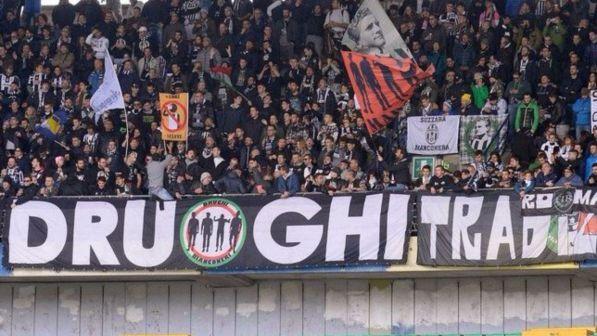 Violenze ed estorsioni, arrestati i capi ultrà della Juventus: ricattavano il club dopo la revoca dei privilegi | Il questore di Torino: